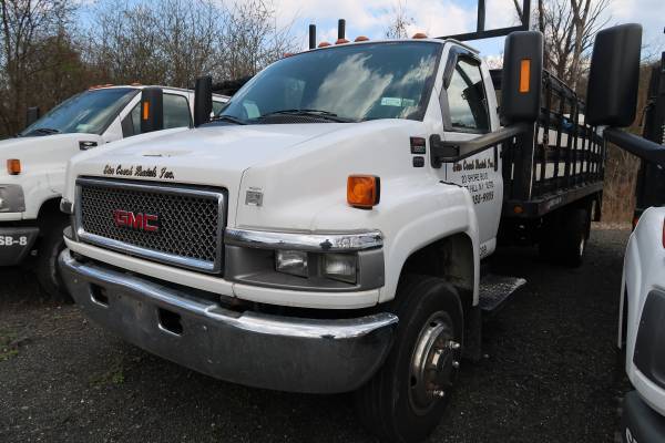 Low miles 2005 GMC TOPKICK C5500 REG CAB DRW DIESEL 18FT STAKE FLATBED for sale in South Amboy, MD – photo 3