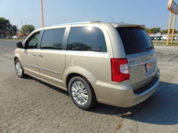 2014 Chrysler Town & Country Limited - cars & trucks - by dealer -... for sale in Midlothian, IL – photo 3