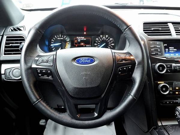 2018 Ford Explorer XLT SKU: SP06294 Ford Explorer XLT for sale in Orchard Park, NY – photo 11
