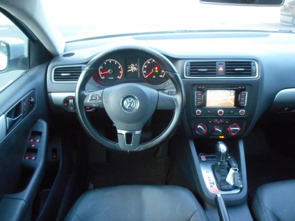 2011 VW JETTA 2.5 SEL LEATHER, SUNROOF. - cars & trucks - by dealer... for sale in Whitman, MA – photo 15