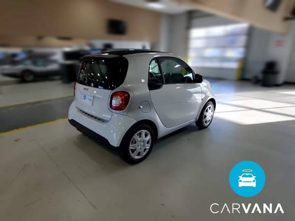 2017 smart fortwo Proxy Hatchback Coupe 2D coupe Silver - FINANCE -... for sale in Syracuse, NY – photo 11