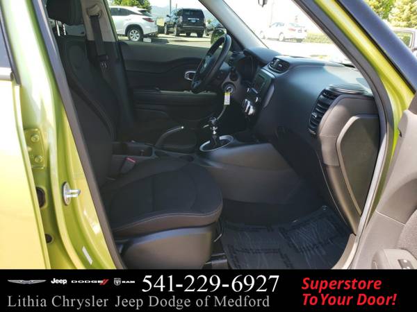 2017 Kia Soul Base Manual - - by dealer - vehicle for sale in Medford, OR – photo 8