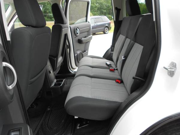 Dodge Nitro SXT 4WD SUV 6 Speed Manual 85K miles**1 Year Warranty*** for sale in Hampstead, MA – photo 23