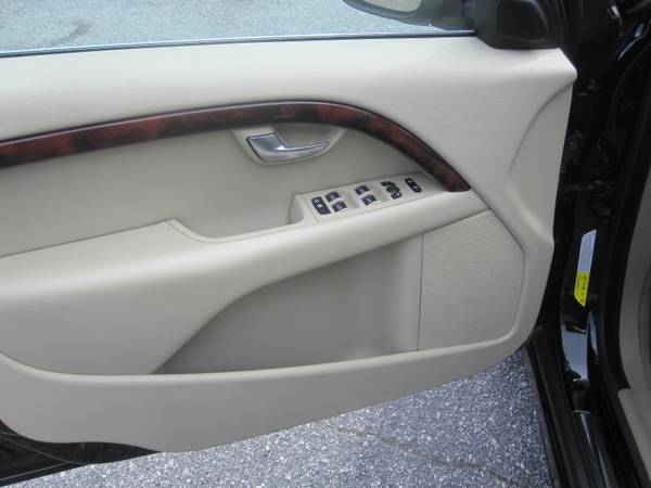 2008 VOLVO V70 WAGON 3.2 **CLEAN AND WELL MAINTAINED**TURN-KEY... for sale in Hickory, NC – photo 11