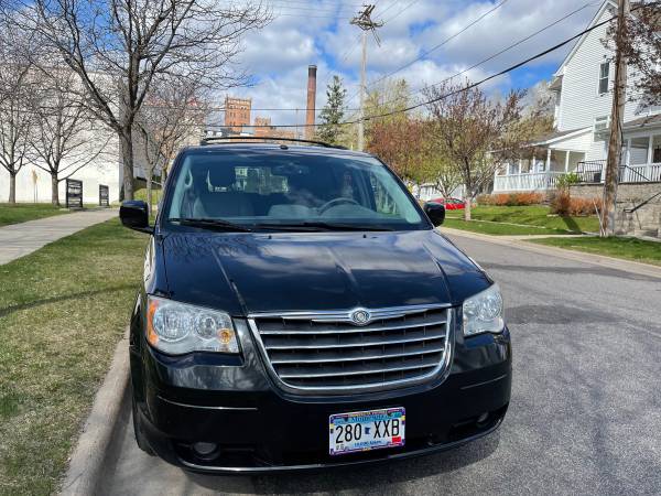 2008 Chrysler Town & Country Touring (Low Miles) for sale in Saint Paul, MN – photo 2