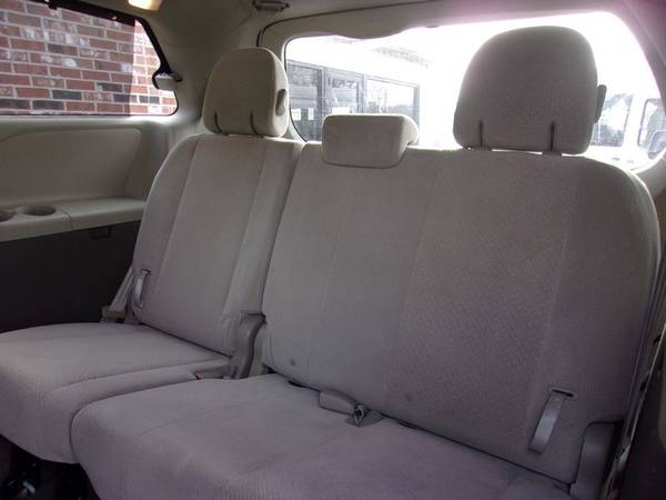 2014 Toyota Sienna LE 8-Seat, 101k Miles, White/Grey, P Doors for sale in Franklin, VT – photo 13