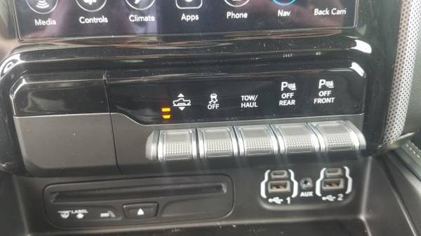 2019 Ram 1500 Limited 4x4 Crew Cab 5'7" Box for sale in Amityville, NY – photo 8