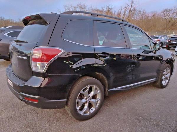 2018 Subaru Forester 2.5i Touring Financing Options Available!!! -... for sale in Libertyville, IL – photo 2