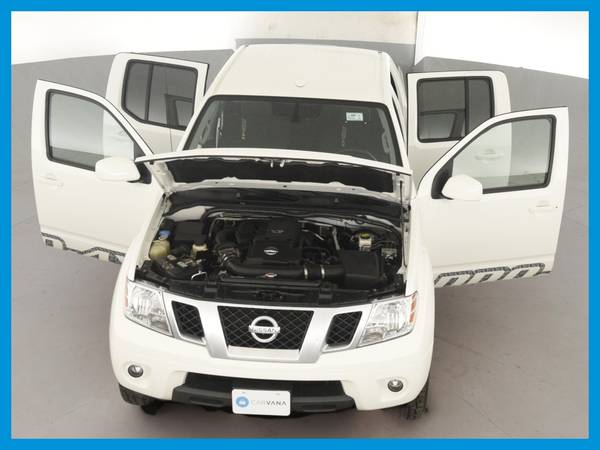 2016 Nissan Frontier Crew Cab PRO-4X Pickup 4D 5 ft pickup White for sale in Columbia, SC – photo 22