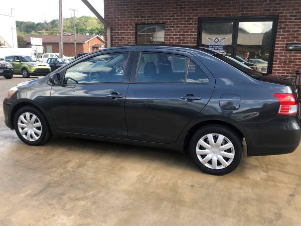 2010 TOYOTA YARIS VERY CLEAN DEPENDABLE CAR ! GREAT GAS MILEAGE ! for sale in Erwin, TN – photo 3
