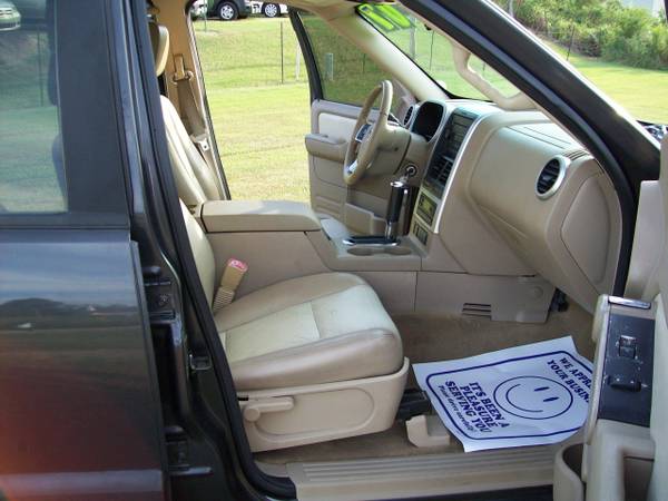 2007 Mercury Mountaineer 3rd Row, Leather, Moonroof for sale in Raymond, MS – photo 7