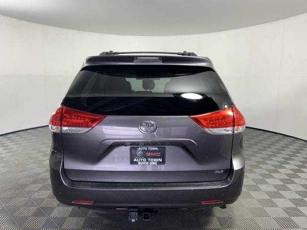 2011 Toyota Sienna XLE Stop In Save ! - - by dealer for sale in Gladstone, OR – photo 8