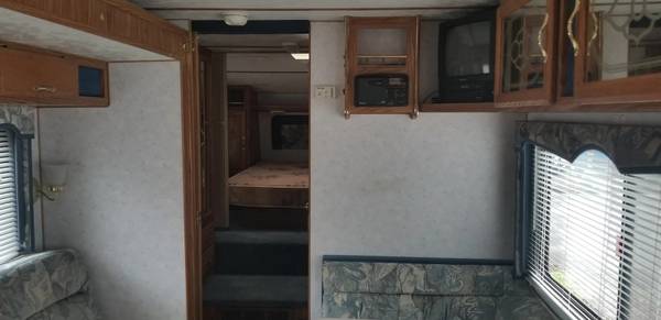 2001 Used Komfort 5TH Wheel for sale in Keizer , OR – photo 6