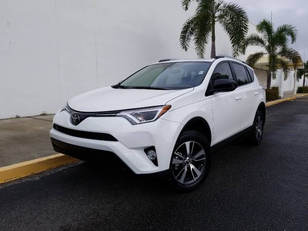 2018 Toyota RAV4 LE~ONLY 8K MILES~ GREAT COLOR~ LIKE NEW~ FINANCE... for sale in Sarasota, FL – photo 4