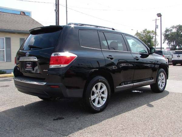 2012 Toyota Highlander 4WD 4dr. THIRD ROW SEATING . Guaranteed Credit for sale in South Bend, IN – photo 6