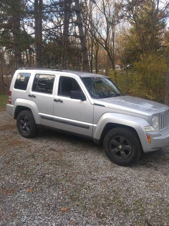2008 Jeep Liberty 4wd - cars & trucks - by owner - vehicle... for sale in Tallmadge, OH – photo 4