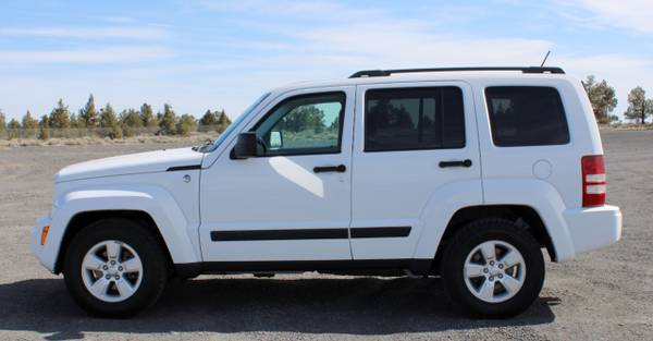 2012 Jeep Liberty 4WD SPORT LOW MILES - - by for sale in Redmond, OR – photo 6
