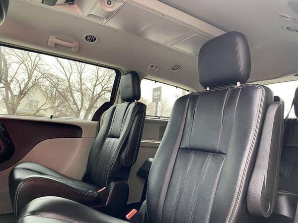2016 Chrysler Town Country Touring-L Minivan 4D Family Owned!... for sale in Fremont, NE – photo 11