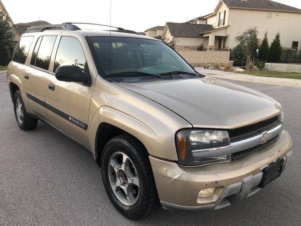 2004 Chevrolet Trailblazer EXT 116k!! 3rd row! Tow hitch! - cars &... for sale in Austin, TX – photo 4
