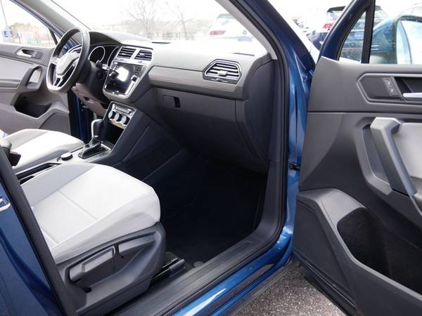 2019 Volkswagen VW Tiguan SE - - by dealer - vehicle for sale in Inver Grove Heights, MN – photo 23