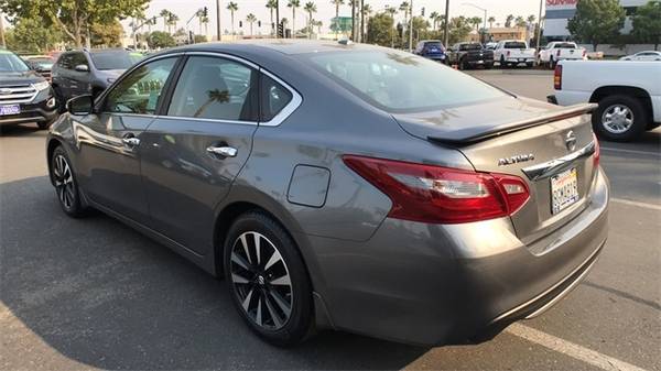 2018 Nissan Altima 2.5 SL With Only 26k Miles ONE Owner Clean Carfax... for sale in Fresno, CA – photo 6