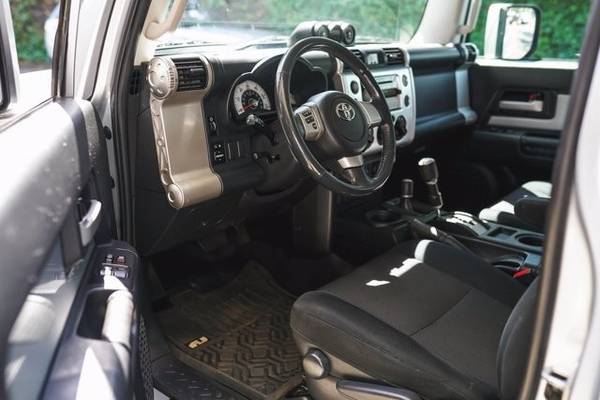 2007 Toyota FJ Cruiser 4x4 4WD Base SUV - - by dealer for sale in Lynnwood, OR – photo 11