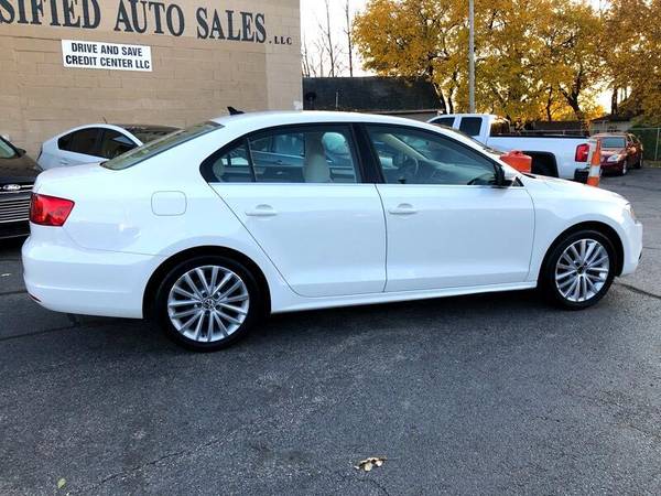 2011 Volkswagen Jetta SEL Premium Auto w/CWP/SULEV CALL OR TEXT... for sale in Cleveland, OH – photo 4