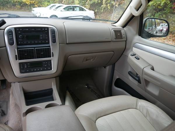 *2004* *Mercury* *Mountaineer* *4dr 114 WB Luxury* - cars & trucks -... for sale in South St. Paul, MN – photo 14