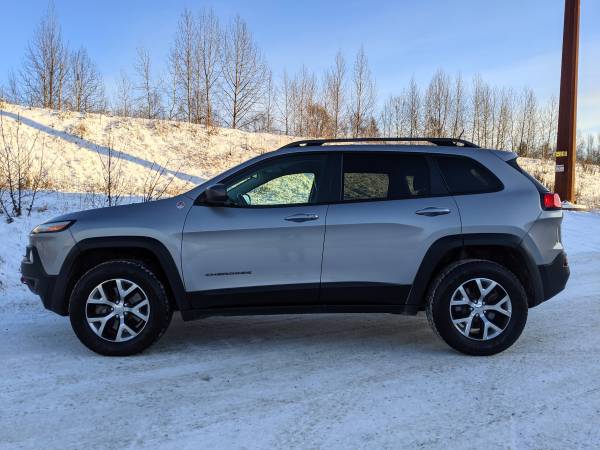 2015 Jeep Cherokee Trailhawk 4WD (Loaded) - cars & trucks - by... for sale in Anchorage, AK – photo 9