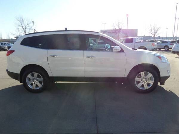 2012 Chevrolet Traverse, 2LT, Leather, New Rubber, 97K, Nice! - cars for sale in Fargo, ND – photo 5