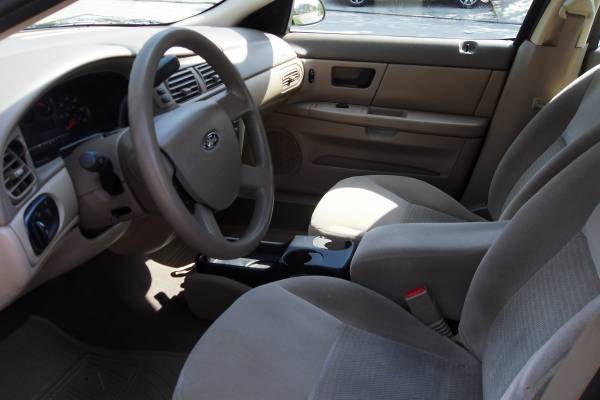 2004 Ford Taurus Crazy Low 66k Miles ! Nicest Around - cars & for sale in Cincinnati, IN – photo 8