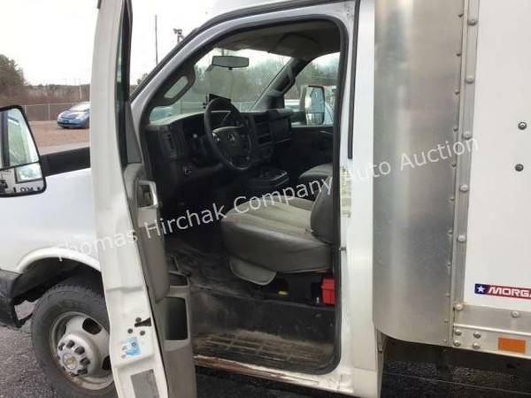 AUCTION VEHICLE: 2016 Chevrolet Express Cutaway - cars & trucks - by... for sale in Williston, VT – photo 5
