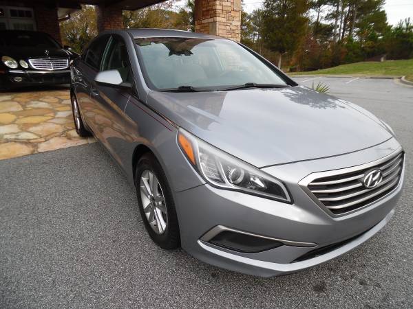 2017 HYNDI SONATA GLS IN GREAT SHAPE LOW MILES!!!!!!!!!!! - cars &... for sale in Lawrenceville, GA – photo 2