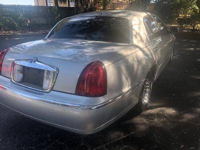 2001 LINCOLN TOWNCAR CARTIER - cars & trucks - by dealer - vehicle... for sale in Sarasota, FL – photo 8