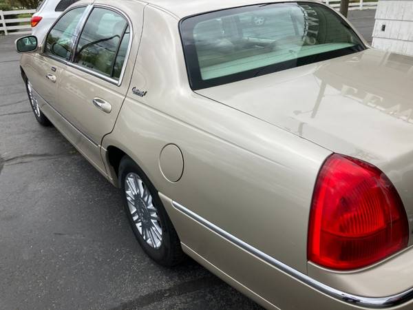2010 Lincoln Town Car Signature Limited: ONLY 46k mi, LOCAL CAR for sale in Willards, MD – photo 8
