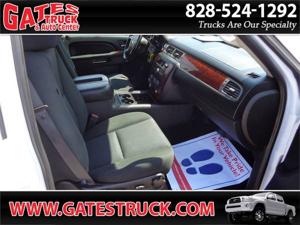2012 Chevrolet Suburban 1500 LS 4WD V8 White - - by for sale in Franklin, NC – photo 17