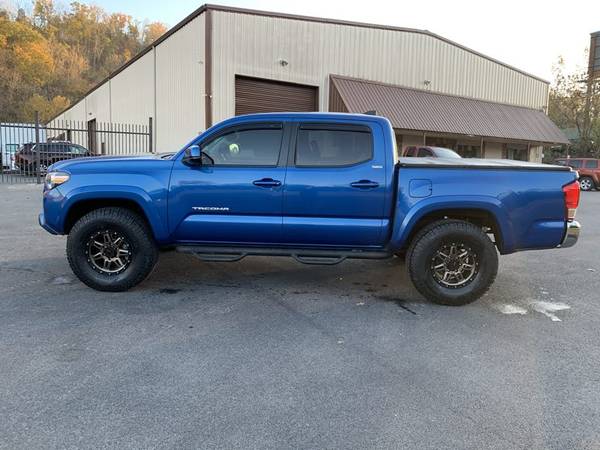 2016 TOYOTA TACOMA SR5 * 1 OWNER * Leather *Towing Pkg *BrandNew... for sale in Sevierville, TN – photo 4