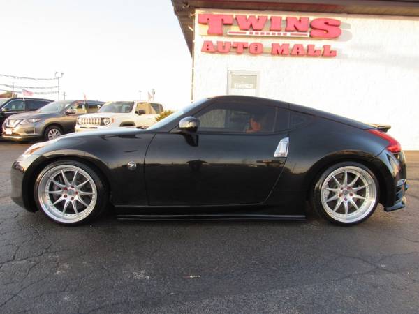 2012 Nissan 370Z Manual - cars & trucks - by dealer - vehicle... for sale in Rockford, IL – photo 4