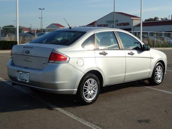 2009 Ford Focus sedan SE (Brilliant Silver Clearcoat for sale in Sterling Heights, MI – photo 8