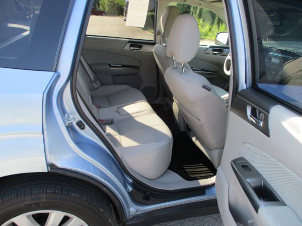 2011 SUBARU FORESTER - cars & trucks - by owner - vehicle automotive... for sale in Highland Park, IL – photo 9