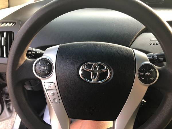 2013 Toyota Prius Prius III - cars & trucks - by dealer - vehicle... for sale in Fayetteville, OK – photo 12