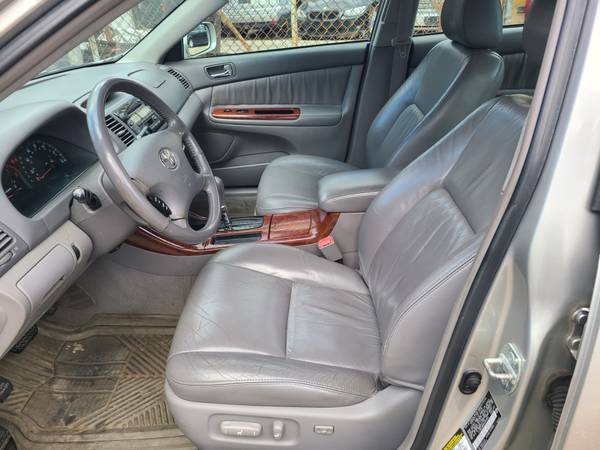 2004 Toyota Camry XLE 4 Cyl with Leather interior! for sale in Jamaica, NY – photo 7