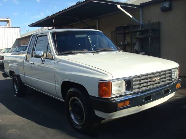 1985 TOYOTA PICKUP TRUCK 141K 5 SPEED LIKE TACOMA HILUX MUST SEE!! -... for sale in Los Angeles, CA – photo 3