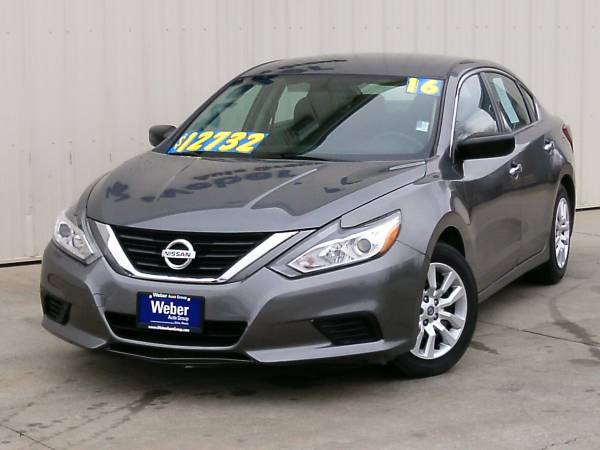 2016 Nissan Altima 2.5 SV-Solid Car! Runs and Drives Excellent! -... for sale in Silvis, IA – photo 2