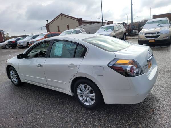 2012 Nissan Altima 2.5 - cars & trucks - by dealer - vehicle... for sale in Moorhead, ND – photo 6