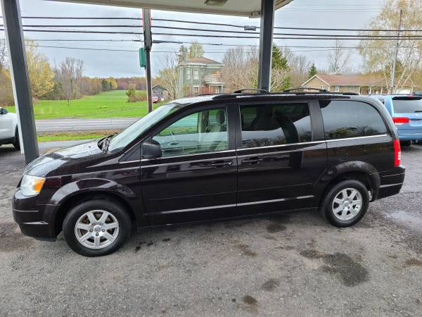 2010 Chrysler Town & Country Two Owners No Accidents Stow & Go for sale in Oswego, NY – photo 5