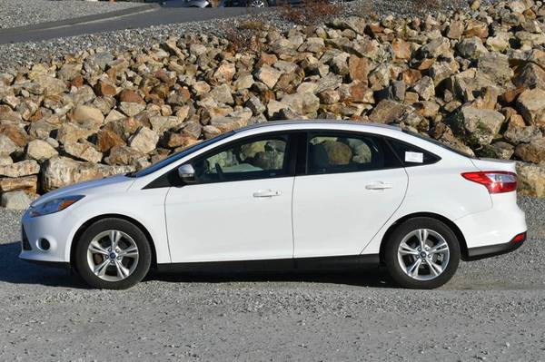 2013 *Ford* *Focus* *SE* - cars & trucks - by dealer - vehicle... for sale in Naugatuck, CT – photo 2