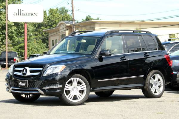 2013 Mercedes-Benz GLK350 4MATIC - panoroof, heated seats, we finance for sale in Middleton, MA