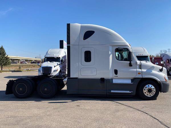 2018 Freightliner Cascadia - cars & trucks - by dealer - vehicle... for sale in Savage, MN – photo 5
