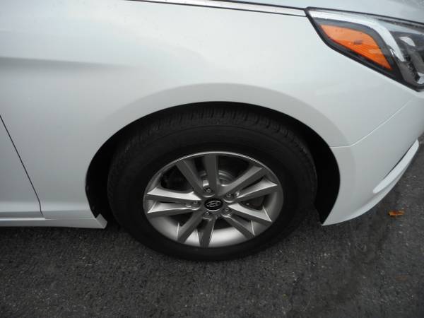 2016 Hyundai Sonata SE - - by dealer - vehicle for sale in Cass Lake, VT – photo 22